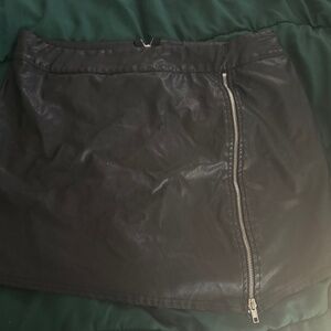 Fashion nova 1x leather skort